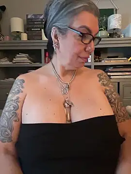 dieseldame1313 Adlı Modelin Canlı XXX Sohbeti