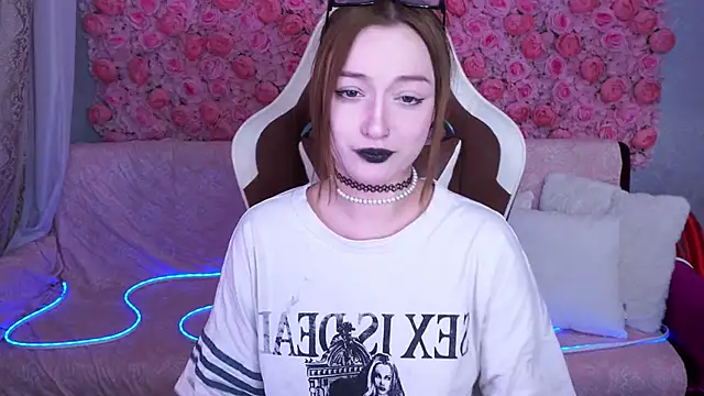 LizzaMoonn: онлайн-секс-чат