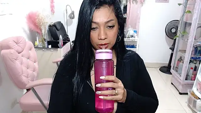 titsbiglovers Adlı Modelin Canlı XXX Sohbeti