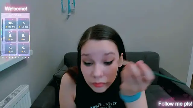 Kitten_Alissa Adlı Modelin Canlı XXX Sohbeti