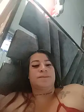 Emily_Kooper Adlı Modelin Canlı XXX Sohbeti