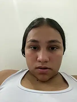 Bridget_Jon Adlı Modelin Canlı XXX Sohbeti