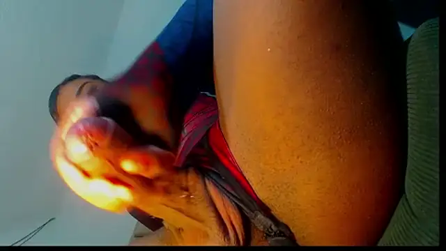 Ahslimichelle's Live XXX Chat