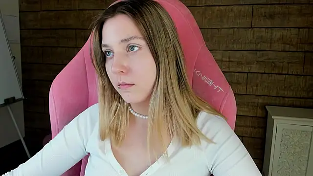 Chat +18 de TinnaBurton ao vivo