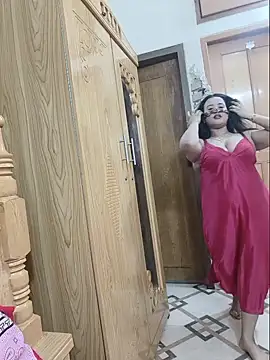 Beauty_Queen_Soniya Adlı Modelin Canlı XXX Sohbeti