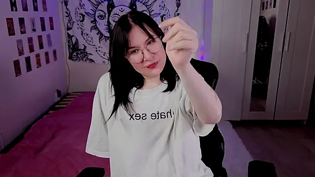 دردشة MyNameIsLilith الجنسية المباشرة