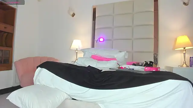 Taylor_Royal_ Adlı Modelin Canlı XXX Sohbeti