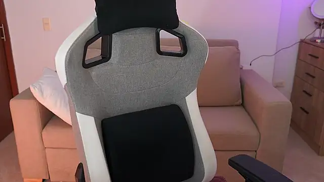 Chat +18 de anyacutex ao vivo