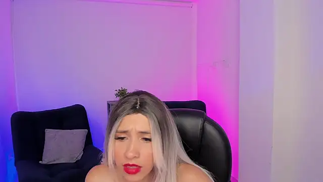 emilly_smith_1 Live XXX-Chat