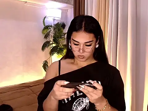 Chat +18 de magnificent_kitana ao vivo