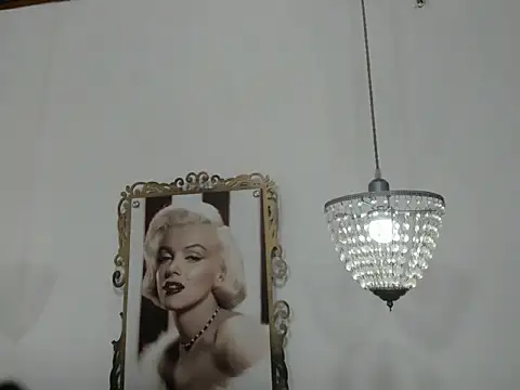 Chat +18 de cristal_millers ao vivo