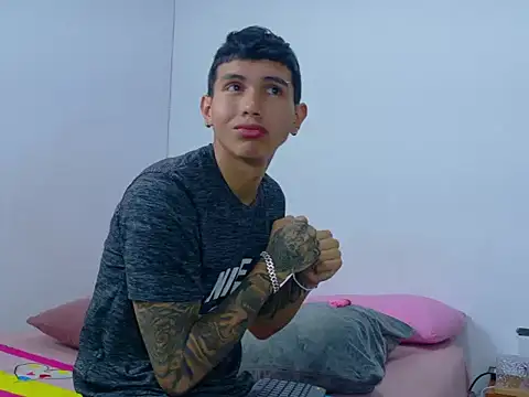 Chat XXX ao vivo de skoook_gray_