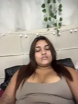 Latina_kiara's Live XXX Chat