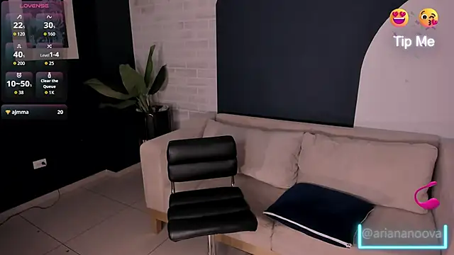 ArianaNova's Live XXX Chat