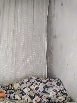 Mich76 Adlı Modelin Canlı XXX Sohbeti