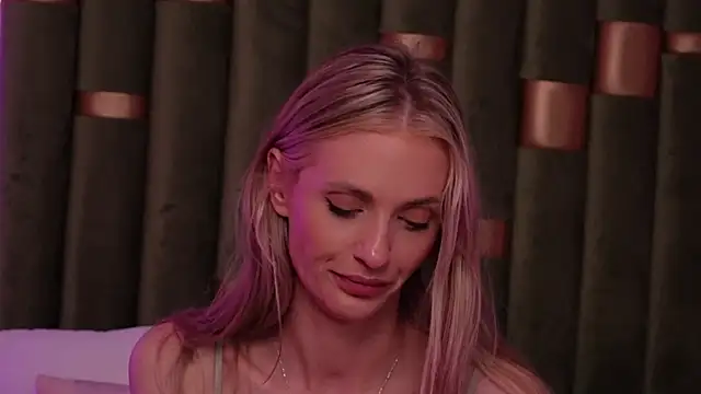 AmeliaAngel Chat XXX in diretta