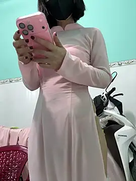Nana-19's Live XXX Chat