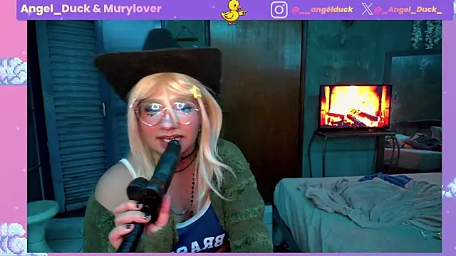 Angel_Duck Chat XXX in diretta