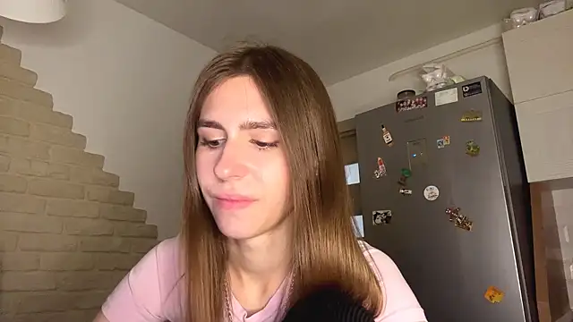 Chat +18 de ZaraGuyette ao vivo