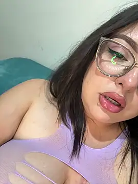 MileyGia live XXX chat