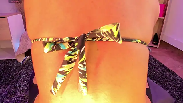 Онлайн чат XXX Tylla__