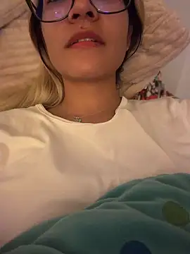 Pretty_roxxyy: απευθείας συνομιλία ΧΧΧ