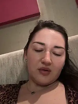 RoseViki Adlı Modelin Canlı XXX Sohbeti