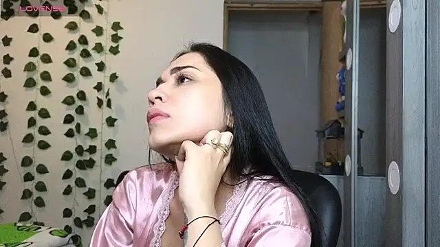Онлайн чат XXX Asenaesmee