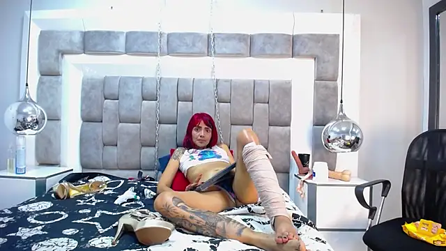 Lucie_Redn Live XXX chat