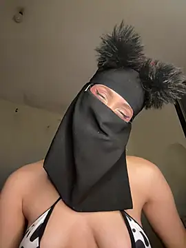 arabayla Adlı Modelin Canlı XXX Sohbeti