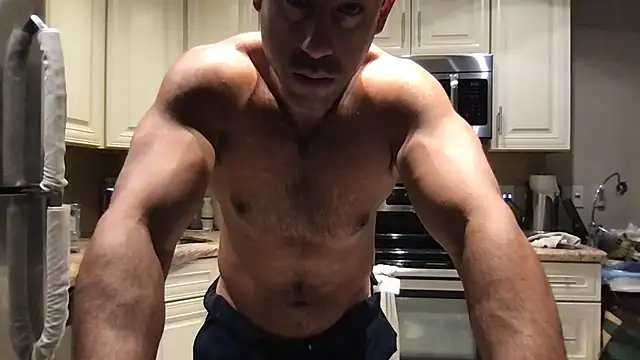 BigGuyMuscle Adlı Modelin Canlı XXX Sohbeti