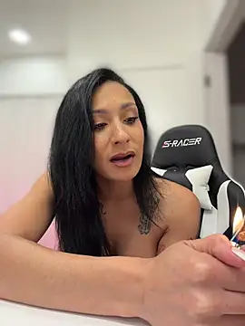 Chatroom XXX en direct de FerrariFrench