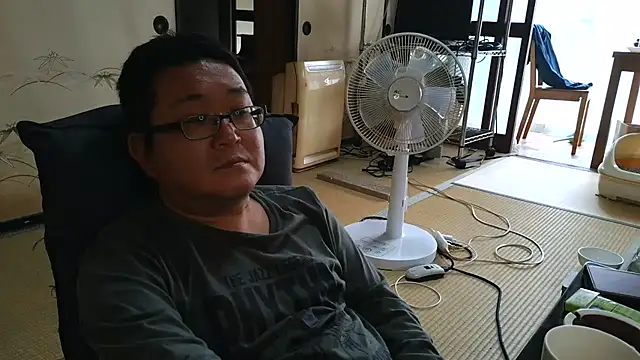 XXX chat uživo modela Tkousuke