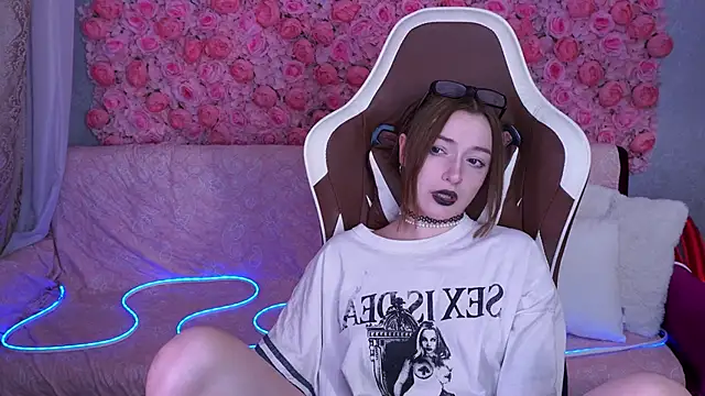 LizzaMoonn 现场XXX聊天