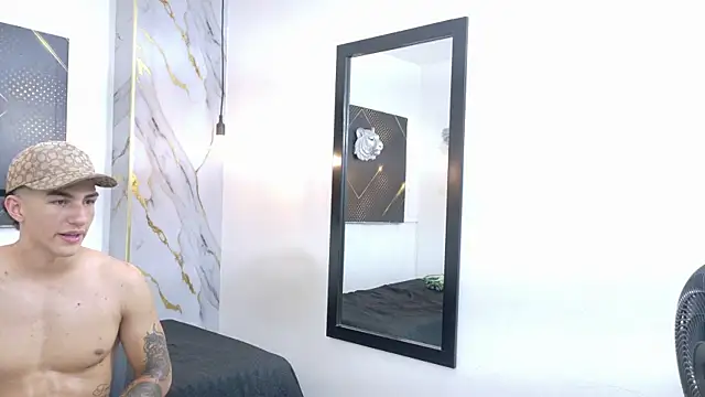Czat XXX na żywo – GoldenDesireX_