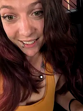 YourNotMySupervisor's Live XXX Chat