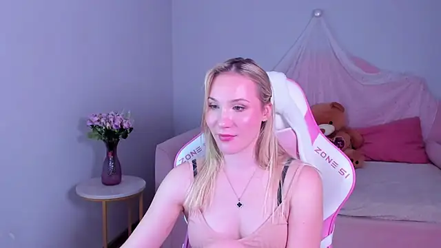 ElaraVoltage Live XXX Chat