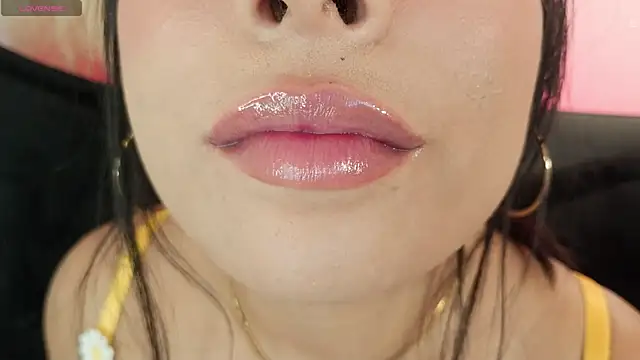 Czat XXX na żywo – mia_roux1