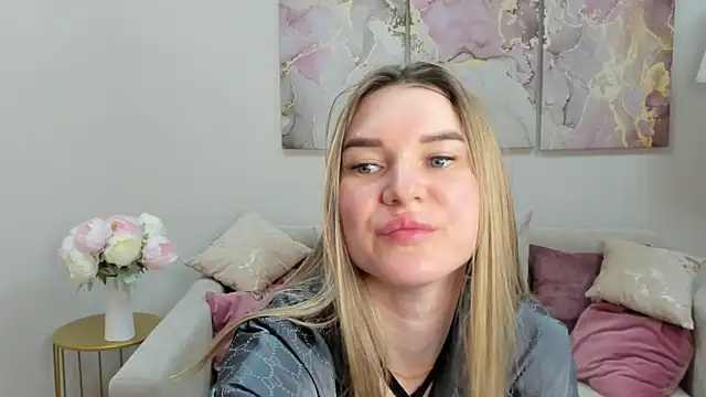 RoxyReignn Chat XXX in diretta