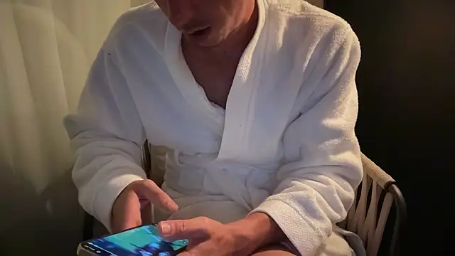 Živý XXX chat MikymikeBBWD