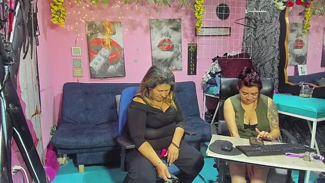 Chat +18 de lesbiancuple ao vivo