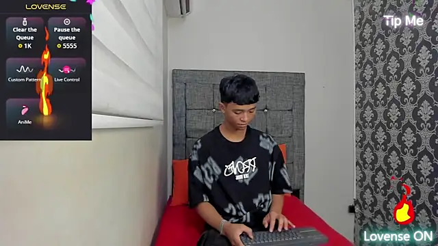 دردشة Little_Twink19x الجنسية المباشرة