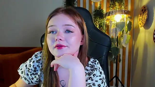 ElinaVale Chat XXX in diretta