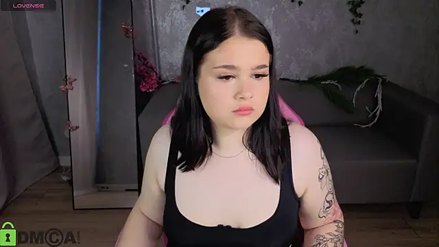 Michelle_Host: онлайн-секс-чат