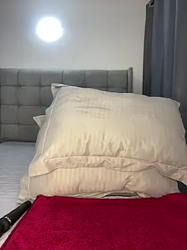 XXX chat uživo modela prettiepearl