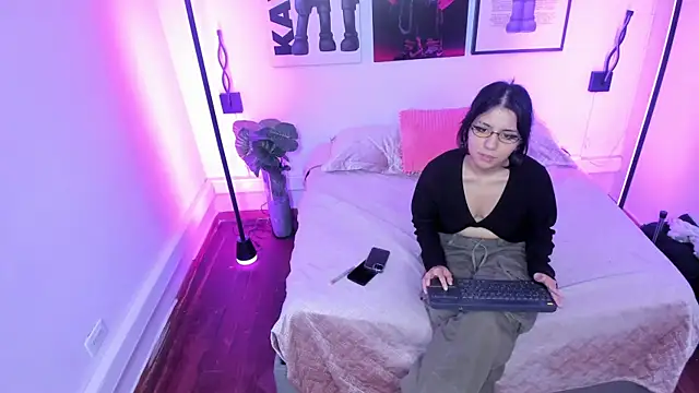 HollyPeach 即時 XXX 聊天