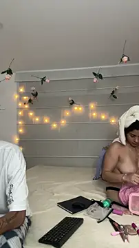 Sarabubbie live XXX chat