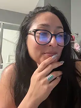 צ'אט XXX בשידור חי של Goddessxxrosexx