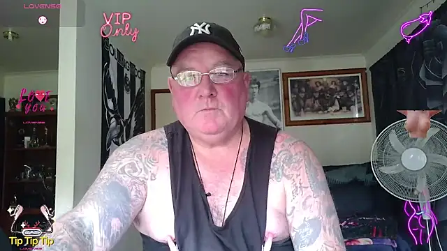 KINKYBLUEYES69 Live XXX Chat