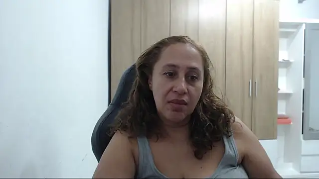 RoxanaLove9's Live XXX Chat